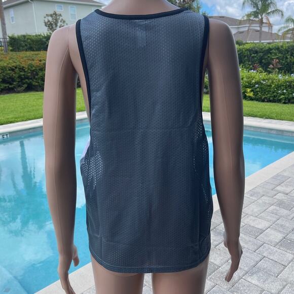 NWT UNDER ARMOUR Tank Top Training Perforated Women Sz L NWT - Picture 2 of 7